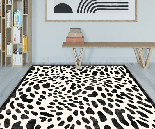 Pet-friendly washable rugs are easy to clean and practical to use.