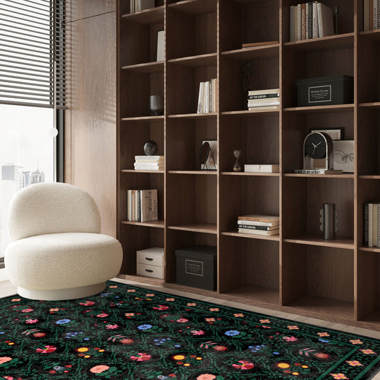 Floral kilim rug for living room.